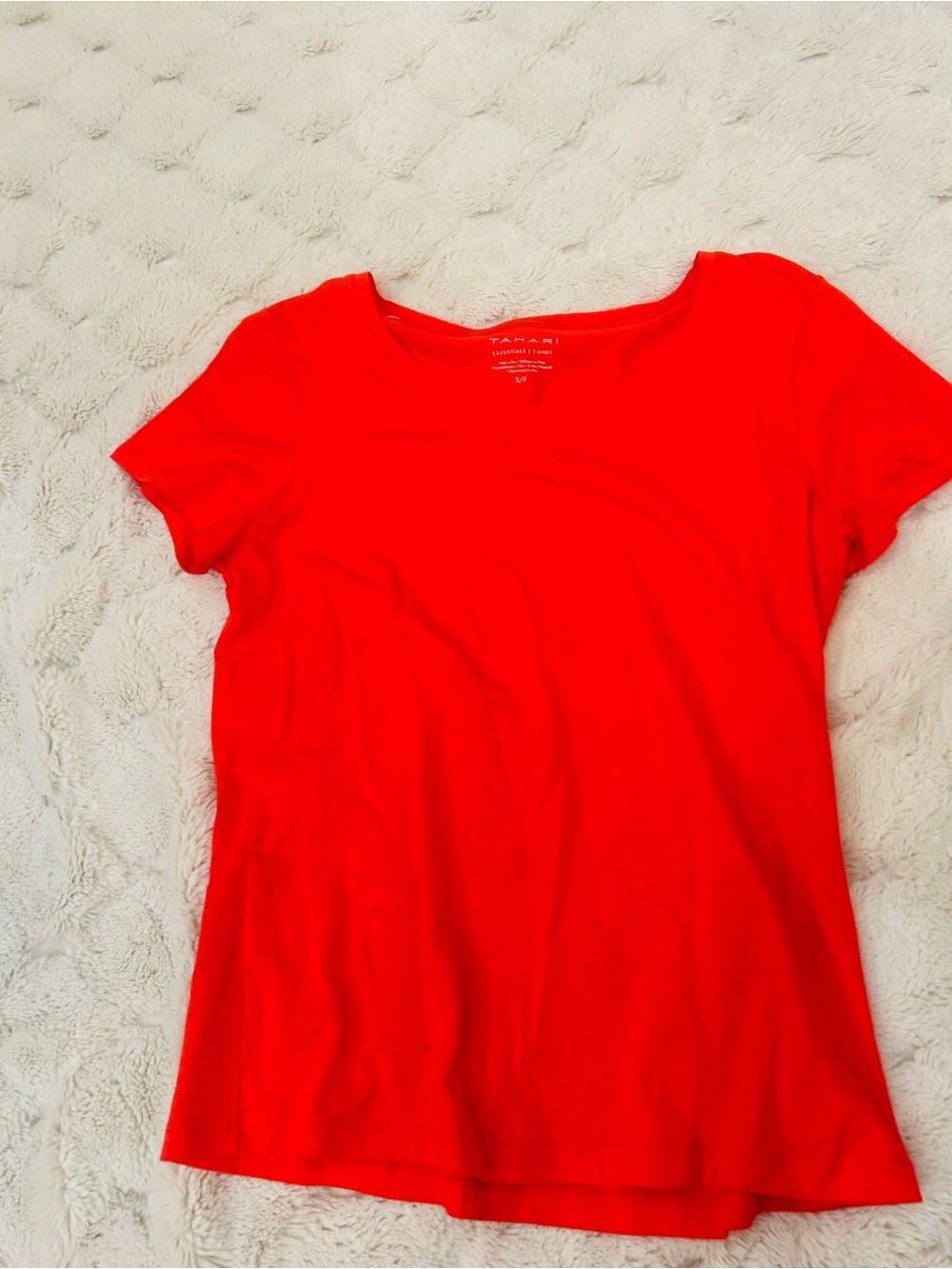 Tahari Red Short-Sleeve Crewneck Tee